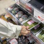 マイバックに入れた時点で万引き?!