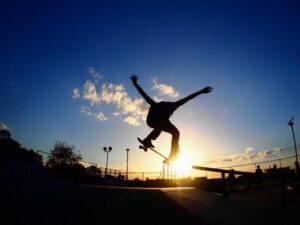 スケボーの練習で逮捕？！