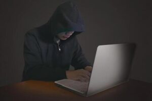 悪口・中傷で前科がつく！？