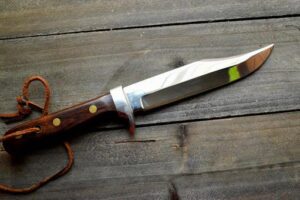 元カレとの交際トラブル！包丁組が逮捕されないために絶対知っておきたいこと！